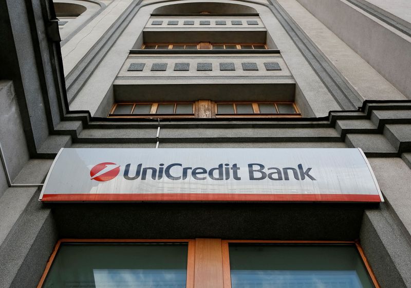 UniCredit shares open down 8% on Ukraine crisis