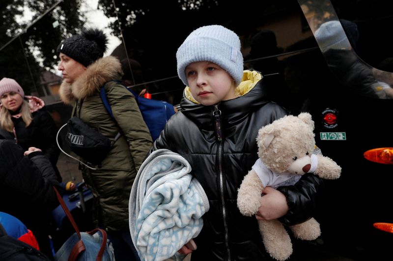 Factbox-European and U.S. companies mobilise to help Ukrainians fleeing war