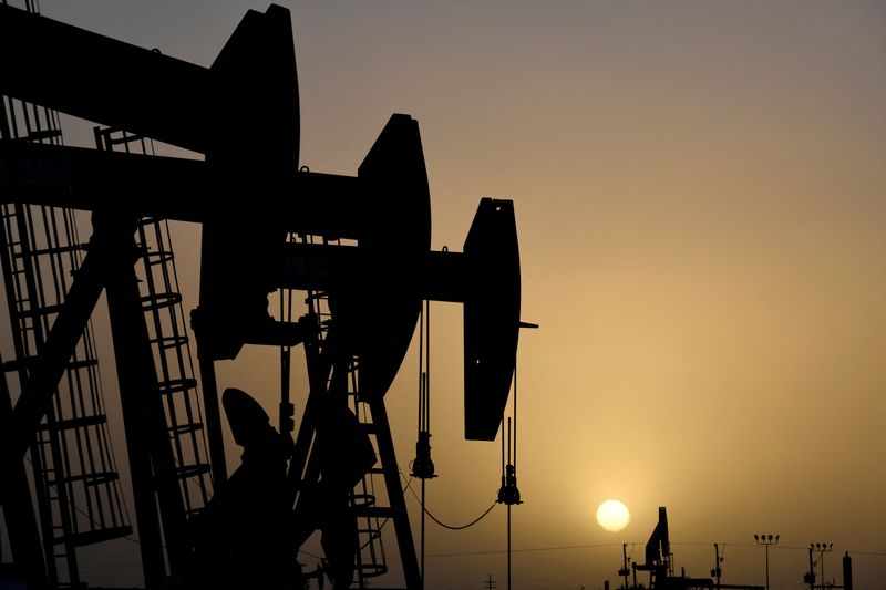 U.S. shale oil forecasts keep rising as smaller producers lead the way