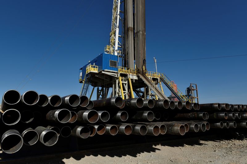 U.S. shale oil and gas producers Oasis and Whiting in talks to merge - source