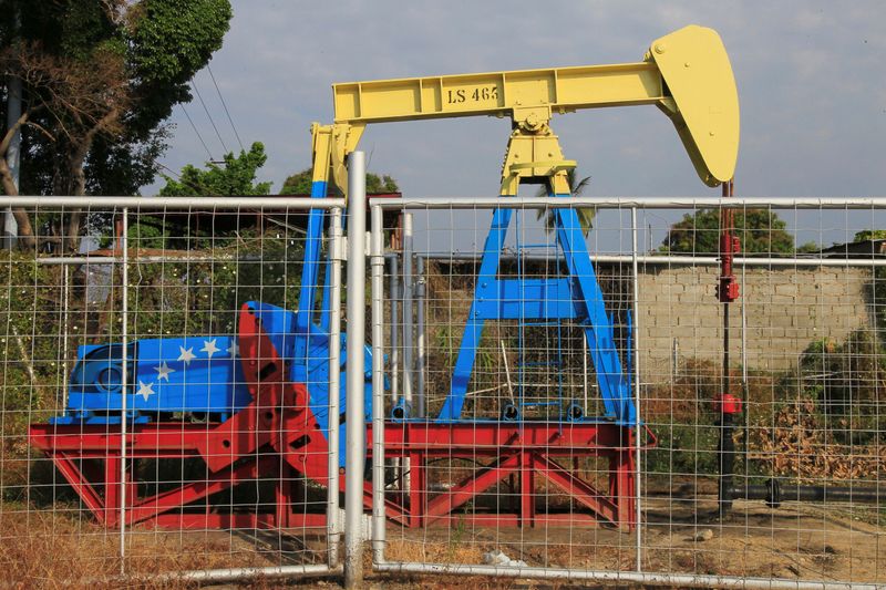 Washington pins easing of Venezuela sanctions on direct oil supply to U.S. -sources