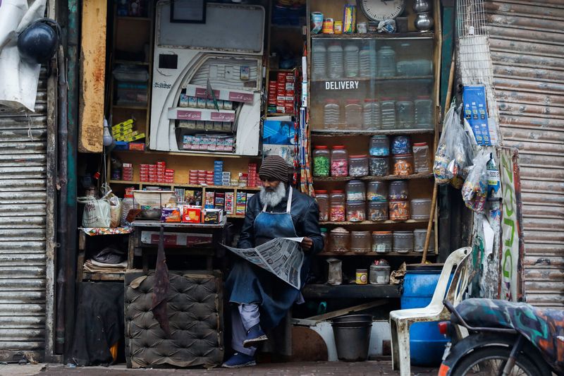 Pakistan expects GDP growth to slow to 5% amid fiscal consolidation