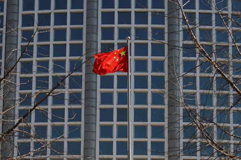 Downward pressure on China's economy still striking - cabinet