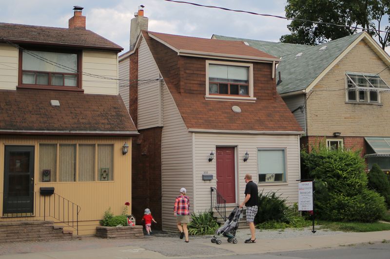 Bank of Canada says inflation to dictate rate moves, not housing prices