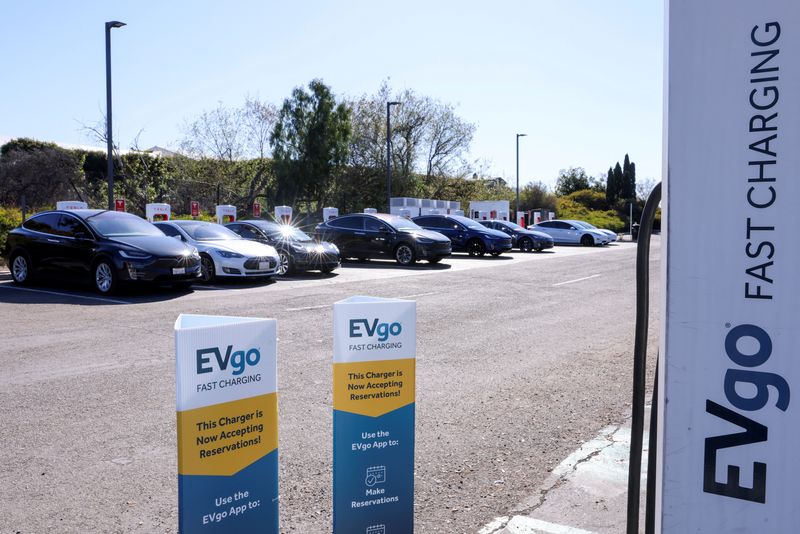 U.S. proposes standards for fast electric vehicle charging projects