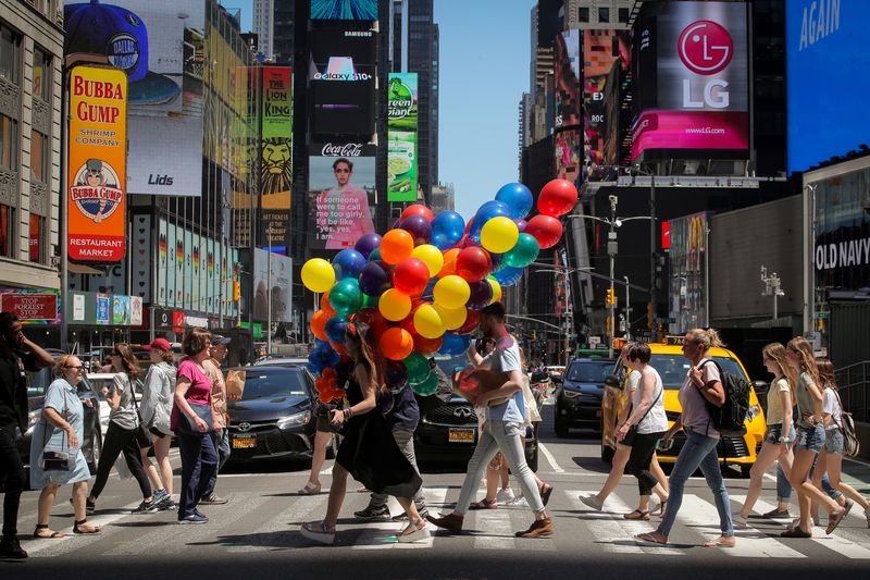 Global advertising to grow by 8.4% this year -report