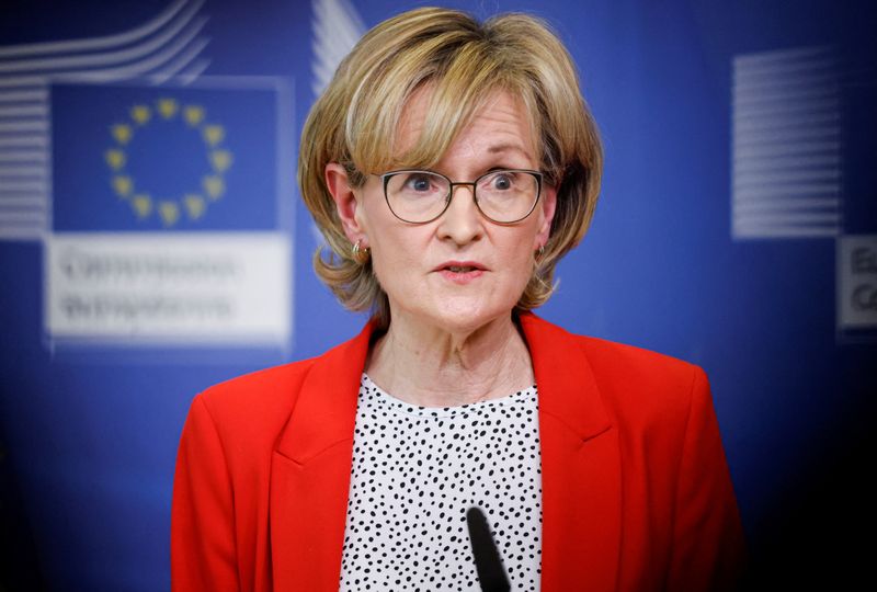 EU financial services chief calls for compromise on bank capital