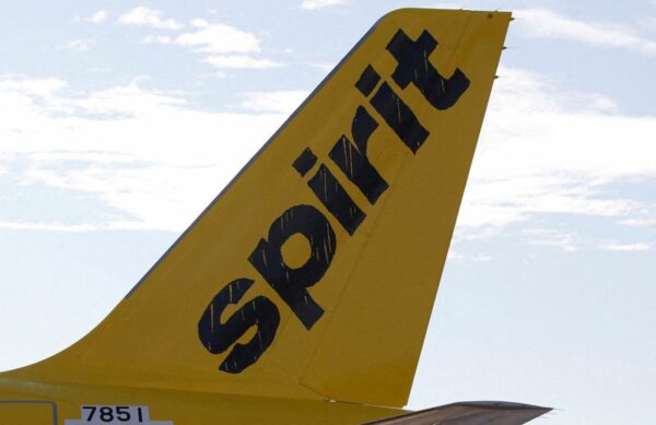 Spirit in talks over JetBlue's $3.4 billion offer, to decide by end June
