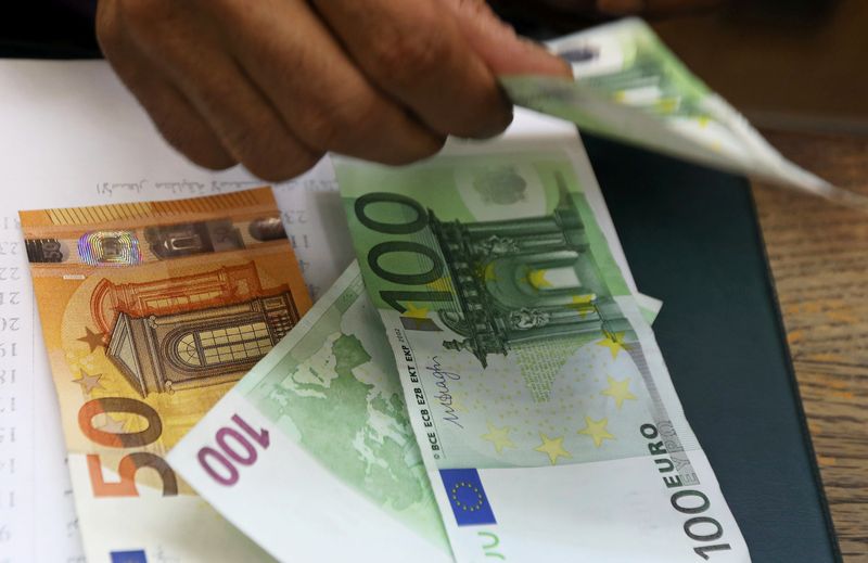 Euro most resilient to climate change, yuan most exposed - Barclays