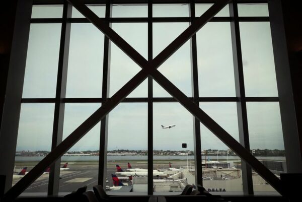 Airlines say U.S. must ensure air traffic control can meet demand