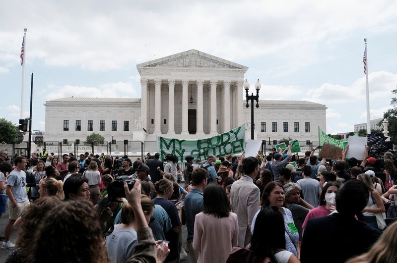 Factbox-Companies react to U.S. Supreme Court's ruling overturning Roe vs. Wade