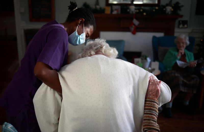 UK body to recommend 4-5% pay rise for 1.5 million health workers - Guardian