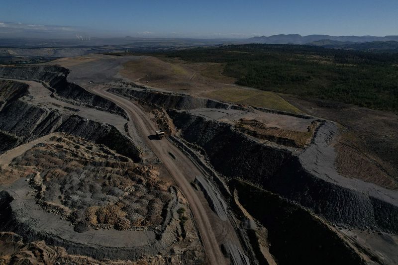 At Australia mine, Glencore balances reforestation drive, coal profit