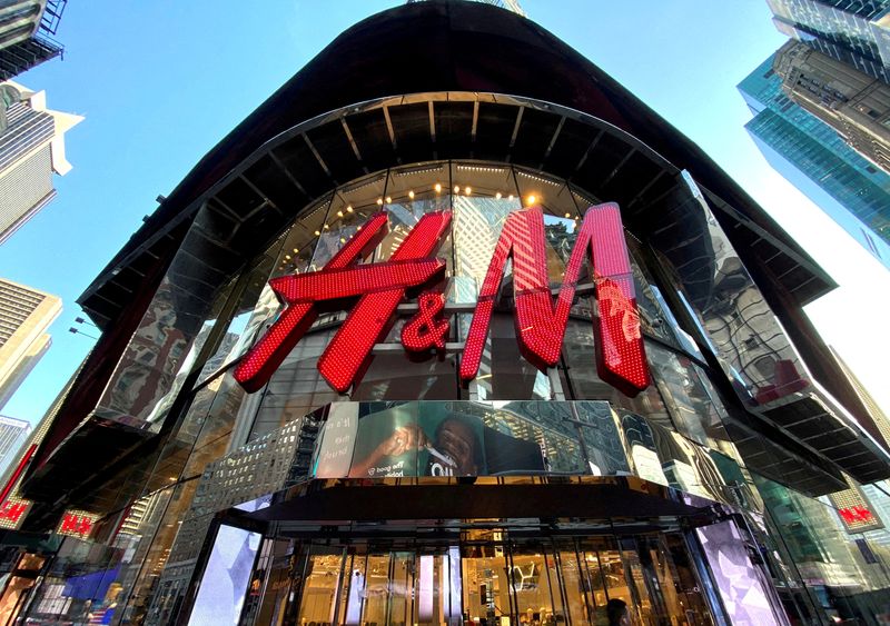 H&M flags more price hikes, profits boosted by fewer discounts