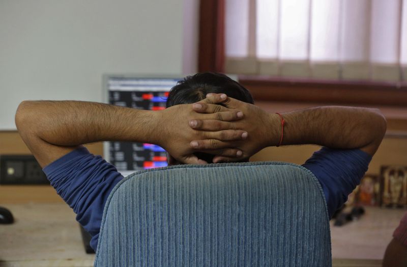 Global investors turn sellers in equity funds on recession fears