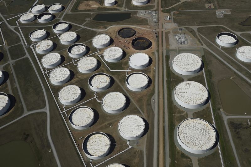 Why Are Leftists Fighting ‘Big Oil’ By Gluing Themselves To Things?