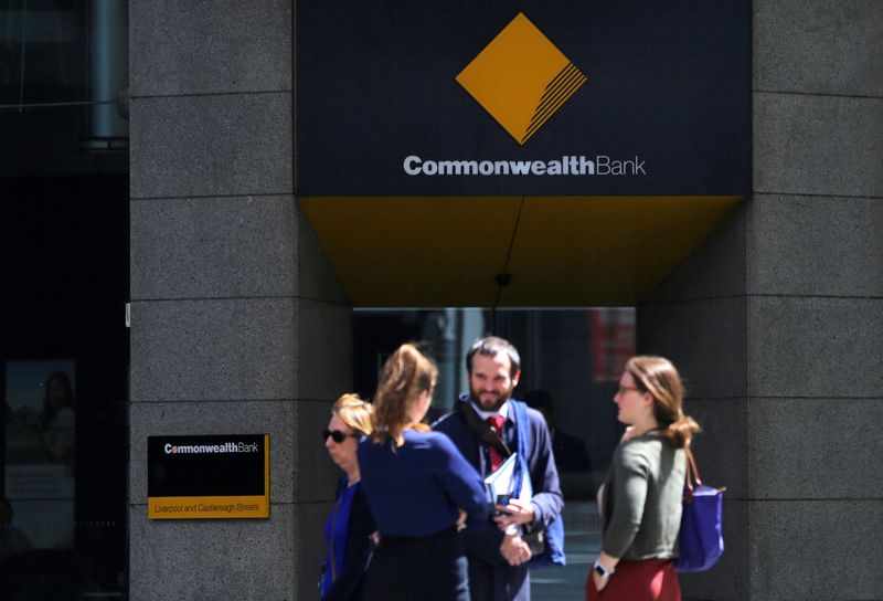 Australia's 'big four' banks pass on full 50 bp variable mortgage rate hike