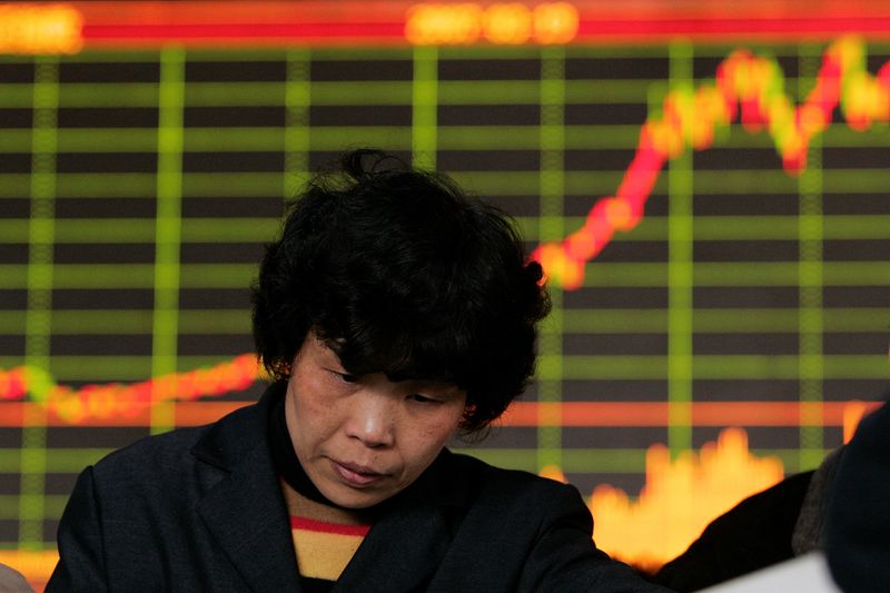 Foreigners cut China debt, buy equities in June - IIF