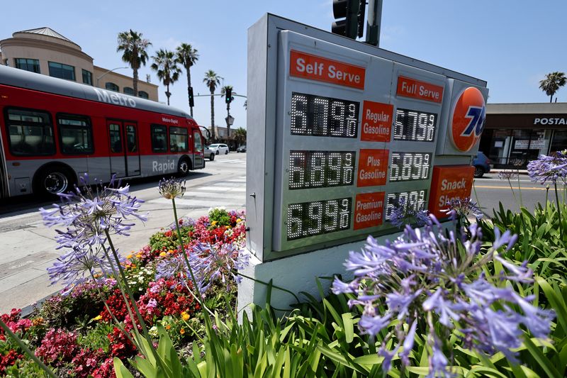 Global gasoline cracks collapse, blow to refiners' profits