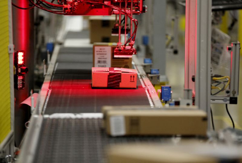 Analysis-Amazon has a Prime edge over Walmart: richer customers