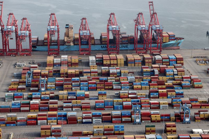 U.S. works with firms in supply chains to ease port congestion