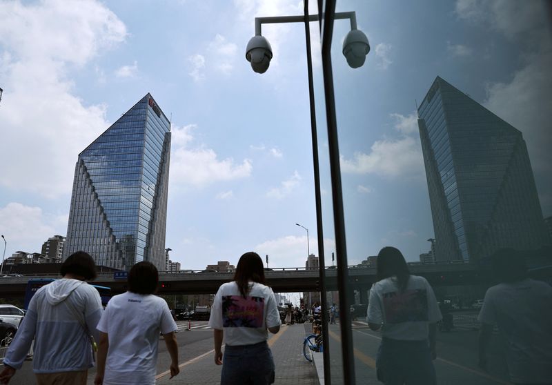 China's fiscal revenue growth slows slightly amid sluggish economic recovery