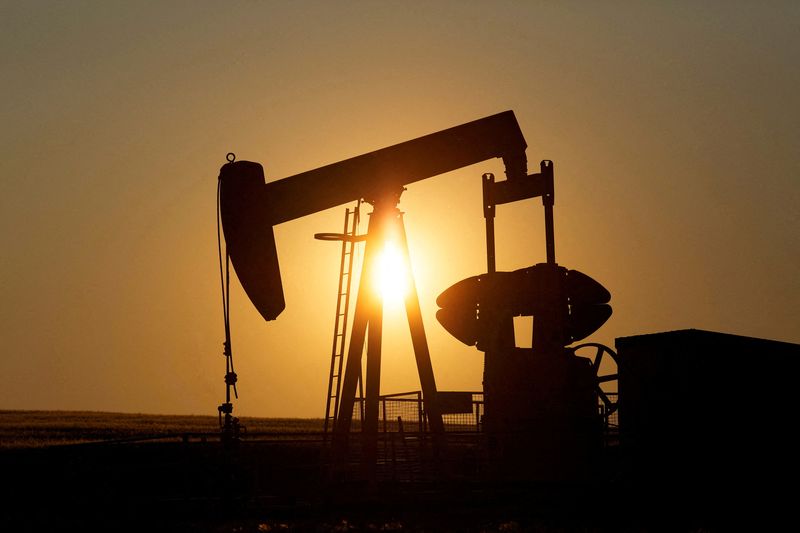 Oil up 3% on robust U.S. fuel consumption, tight supply outlook