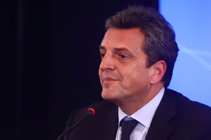 Argentina's new economy chief highlights plans to boost reserves