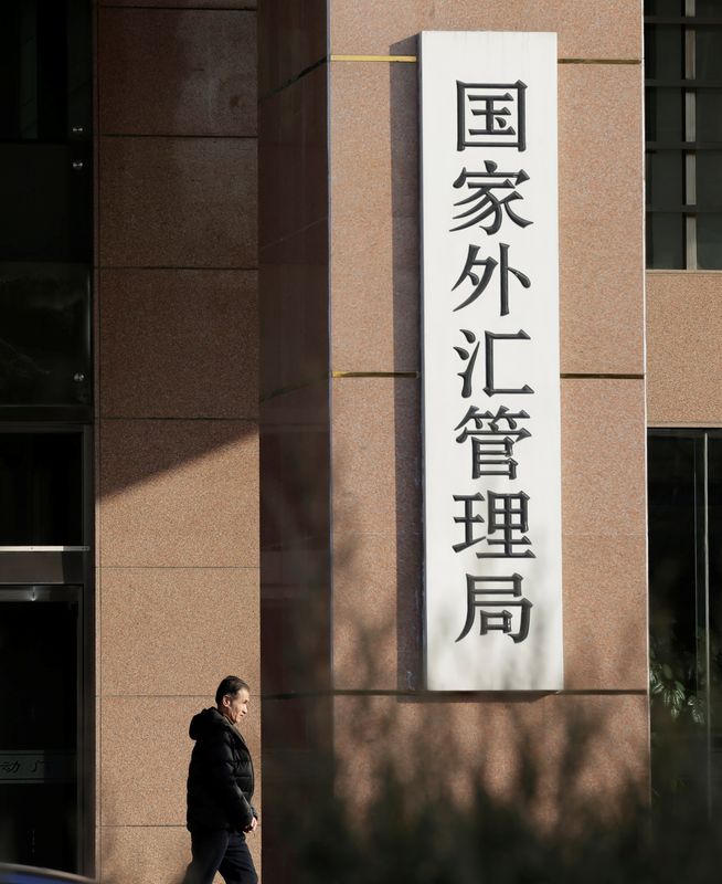 Exclusive-China regulator warns banks against yuan selling - sources