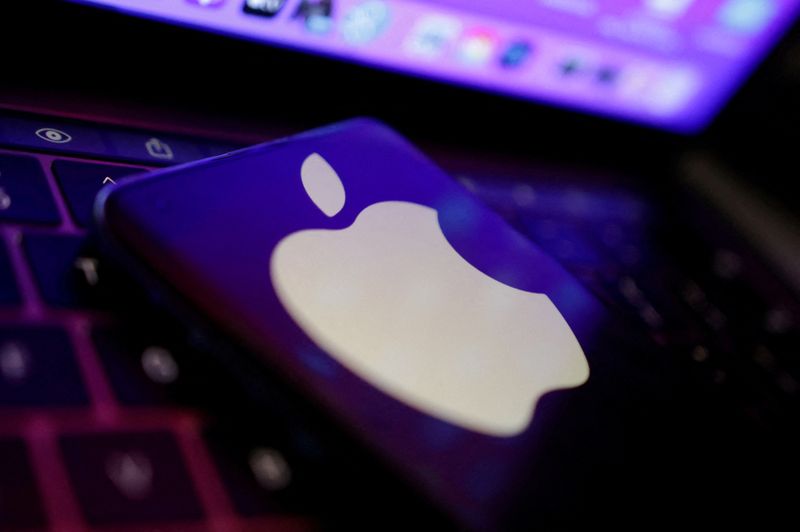 New Apple iPhone will be available in Russia, trade minister says