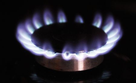 Analysis-Europe energy crisis may deepen with looming liquidity crunch