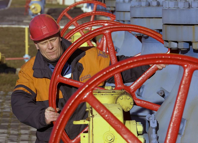 Eastward gas flows via Yamal pipeline rise, flows via Ukraine stable