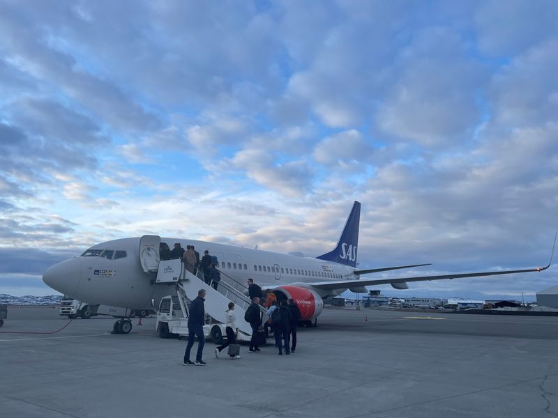 SAS tweaks leases for 36 aircraft to cut costs