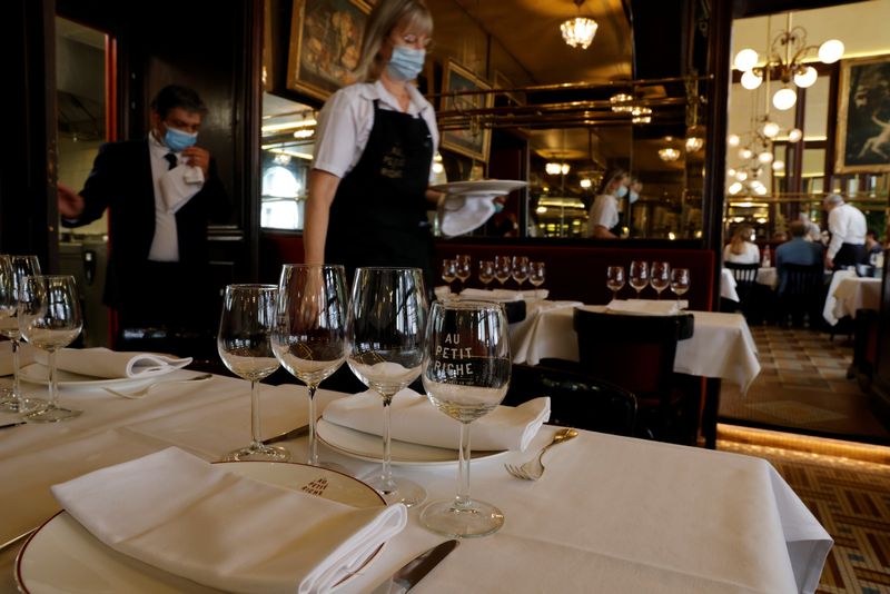French Sept services sector growth slightly less than flash forecast -final PMI