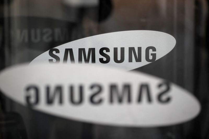 Samsung's earnings slump on rapid drop-off in chip demand