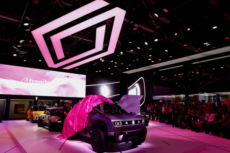 Technology-sharing a sticking point as Renault, Nissan hash out reset, sources say