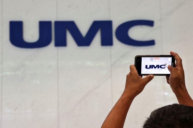 Chipmaker UMC cuts capex in readiness for prolonged downturn