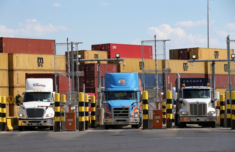Canada's growth slows in the summer as a smaller rate hike eyed