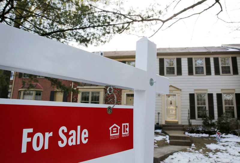 U.S. pending home sales tumble in September