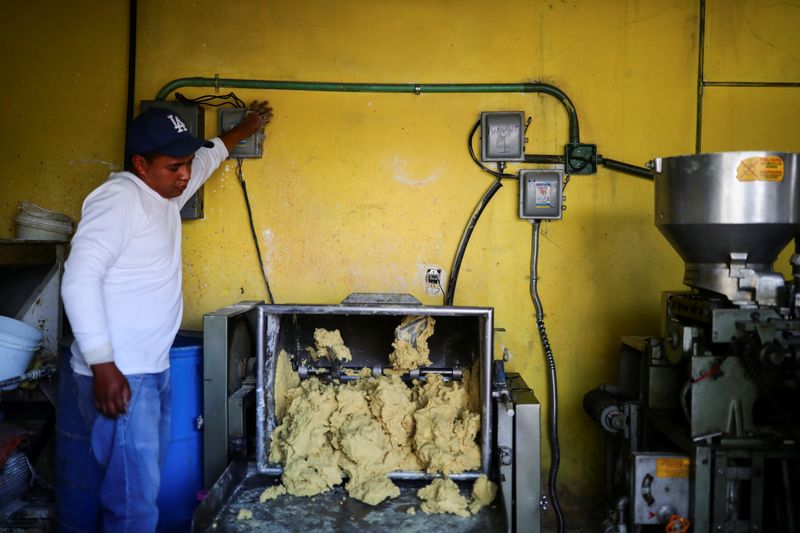 Mexico's Q3 economic activity points to 2.4% annual growth -finance ministry