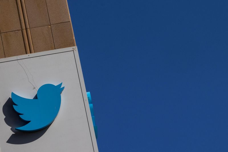 Twitter to deny Blue subscribers access to ad-free articles - WSJ