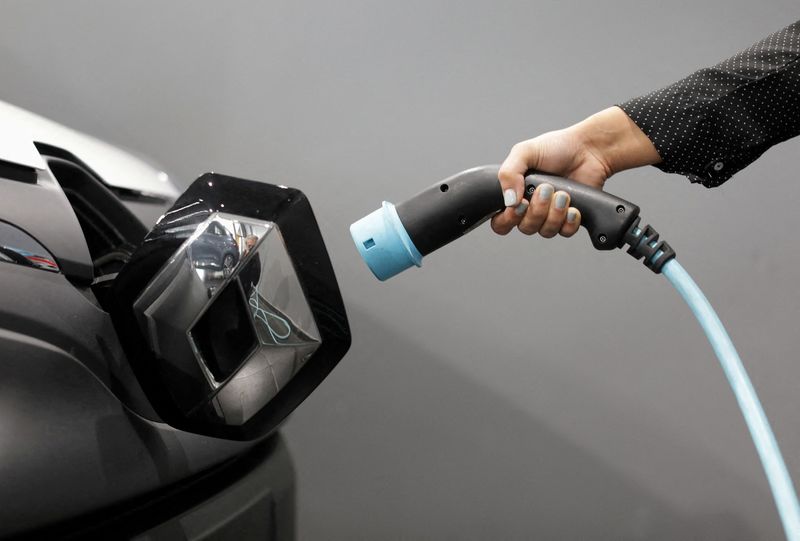 EVs and hybrids account for 43% of third-quarter EU new car sales