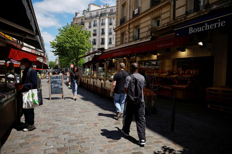 French unemployment eases back to 14-year low in third quarter