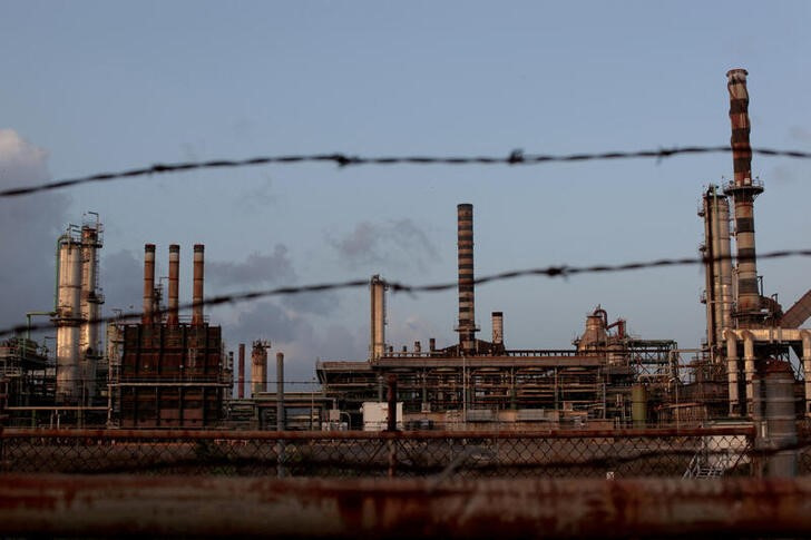 St. Croix refinery cannot restart without new permit, air pollution tech -EPA