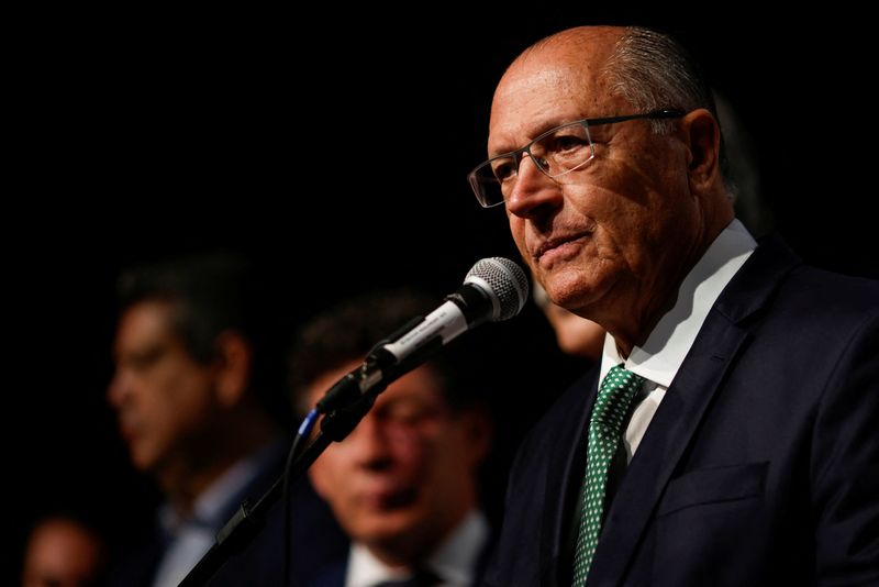 Brazil VP-elect Alckmin vows debt reduction, seeks to appease markets