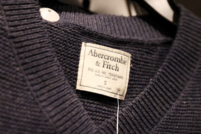 Abercrombie posts surprise profit, sees better holiday-quarter sales