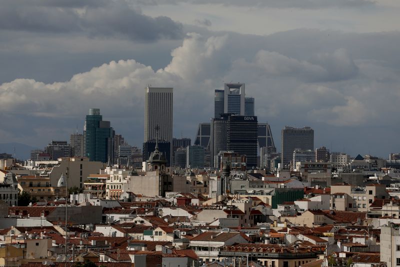 IMF forecasts Spain growth close to zero at turn of year