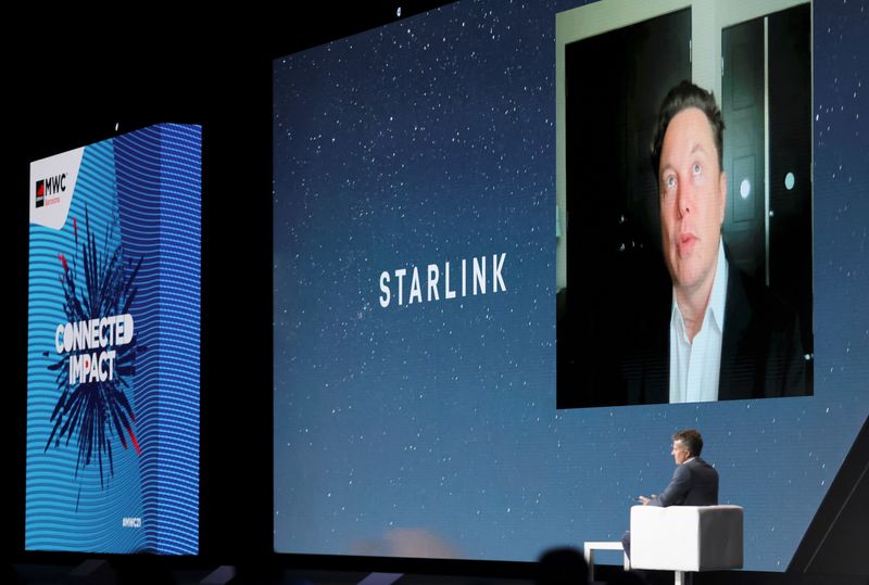 SpaceX gets U.S. approval to deploy up to 7,500 satellites