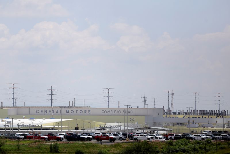 Trade panel sides with Mexico, Canada in auto rules dispute, Mexico says