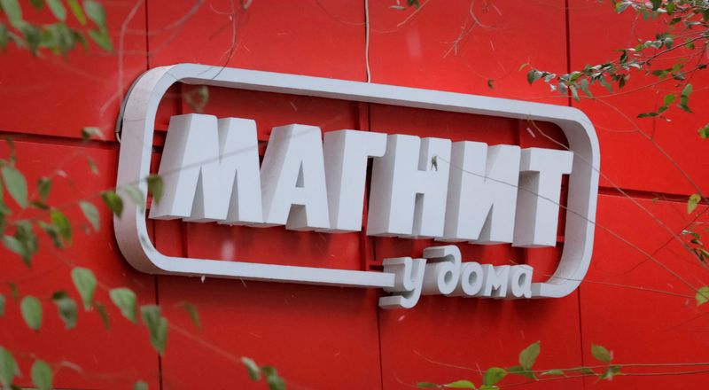 Russia's Magnit races to open discount stores as living standards slump